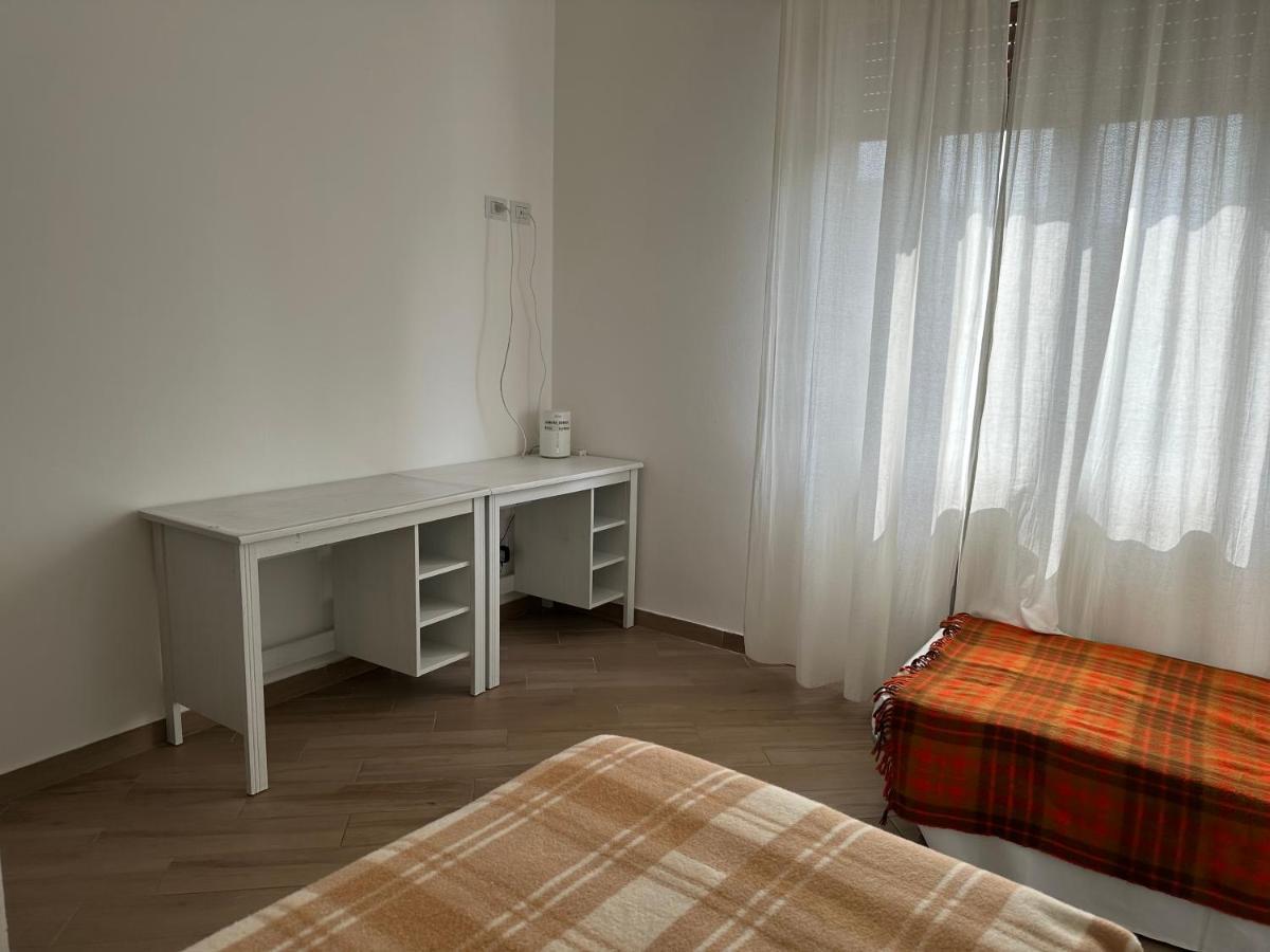 Appartamento Via Centro Верона Екстер'єр фото